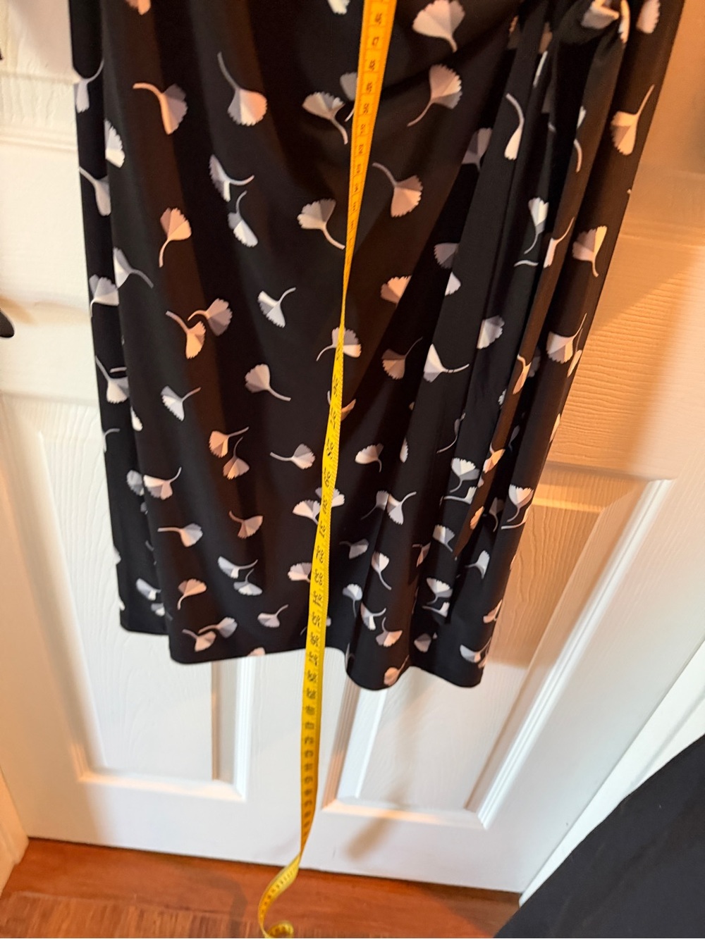 Anne Klein Black Wrap Midi Dress with Ginko Leaf Print- so cute and comfy too! - Picture 5 of 9
